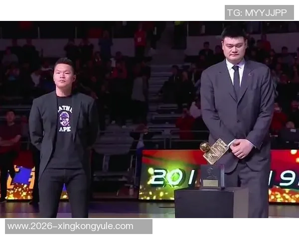 德拉普获PFA年度最佳年轻球员奖项官方晒领奖照片引关注 德拉普获PFA年度最佳年轻球员奖项官方晒领奖照片引关注