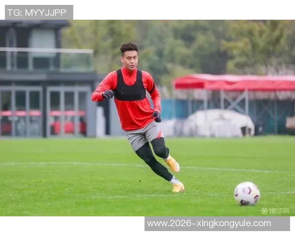 海港队在哈利法国际体育场开启冬季训练首课全力备战新赛季